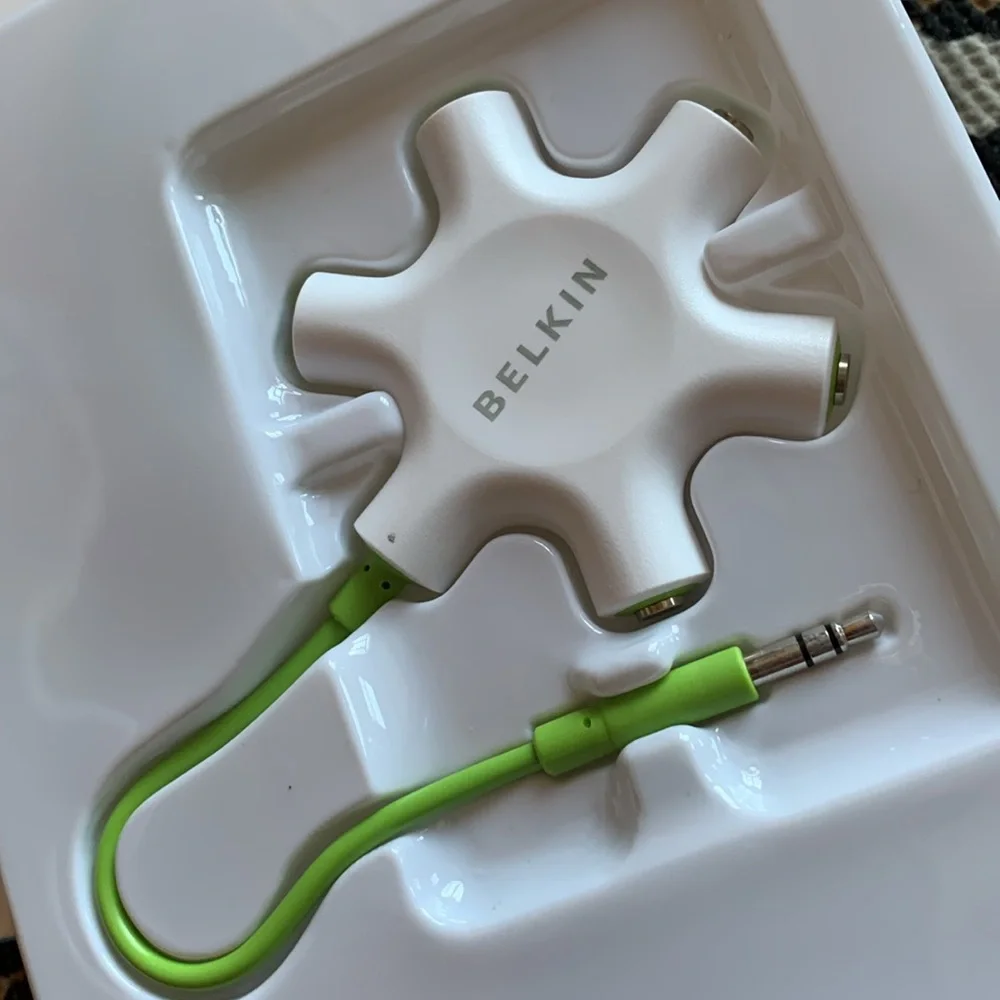 Belkin RockStar connects up to 5 headsets for a musical experience